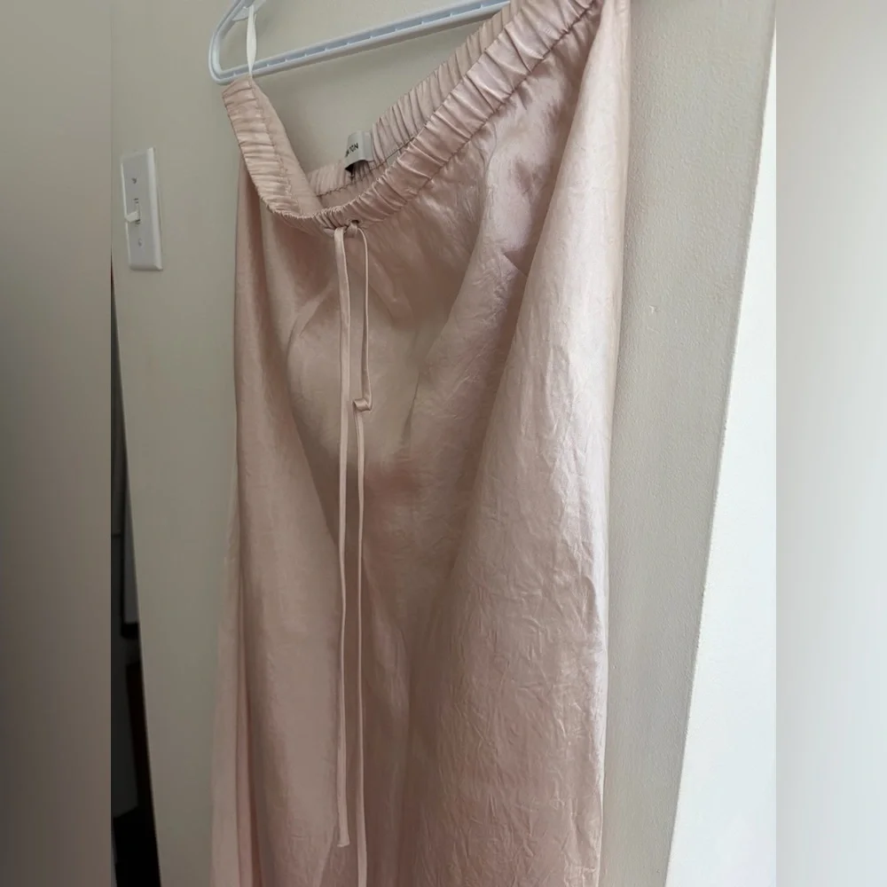 Babaton Artizia Skyscraper satin skirt - Picture 4 of 6